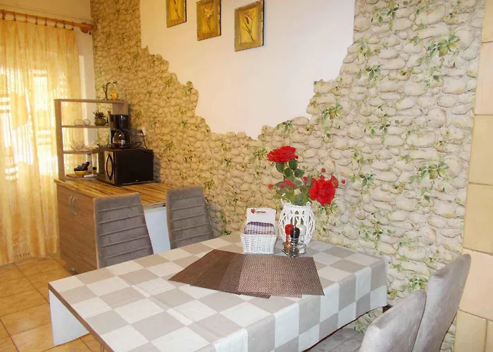 In - Balaton 50840 Apartament *
